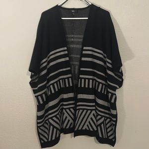 Women’s black and gray wrap